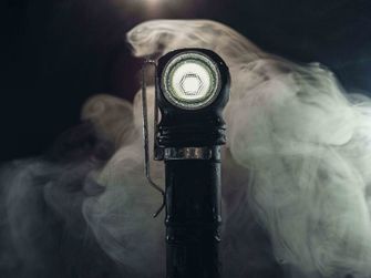 ArmyTek Wizard C2 Pro Max Magnet White LED ръчен фенер с магнитна стойка 3720 lm 1440