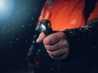 ArmyTek Wizard C2 Pro Magnet Бял LED ръчен фенер с магнитен държач 2500 lm 4800 h 65